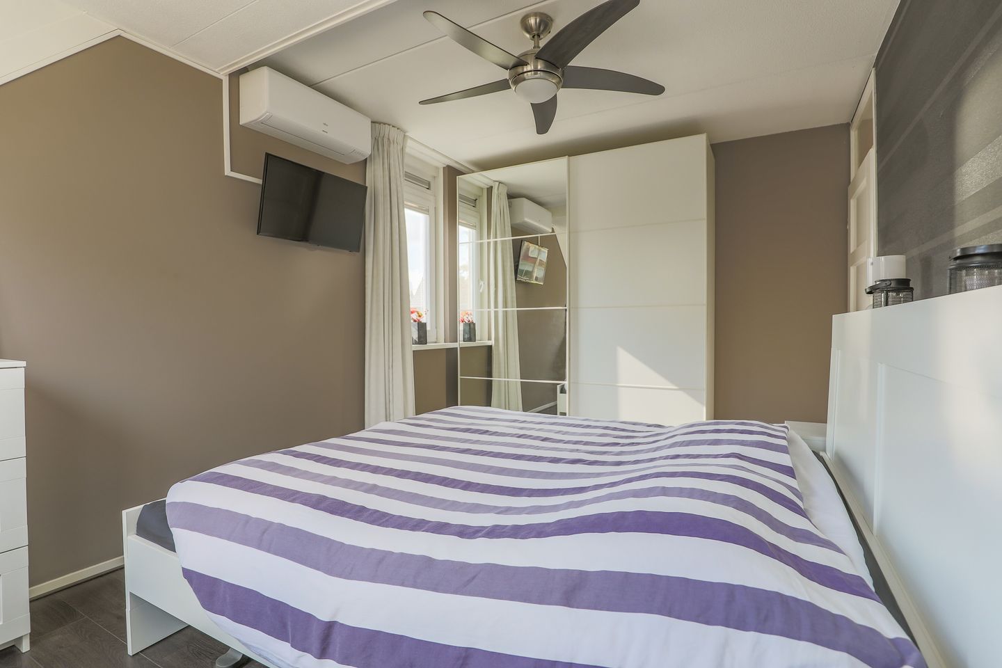 Photo 34 of Binnenhof 4