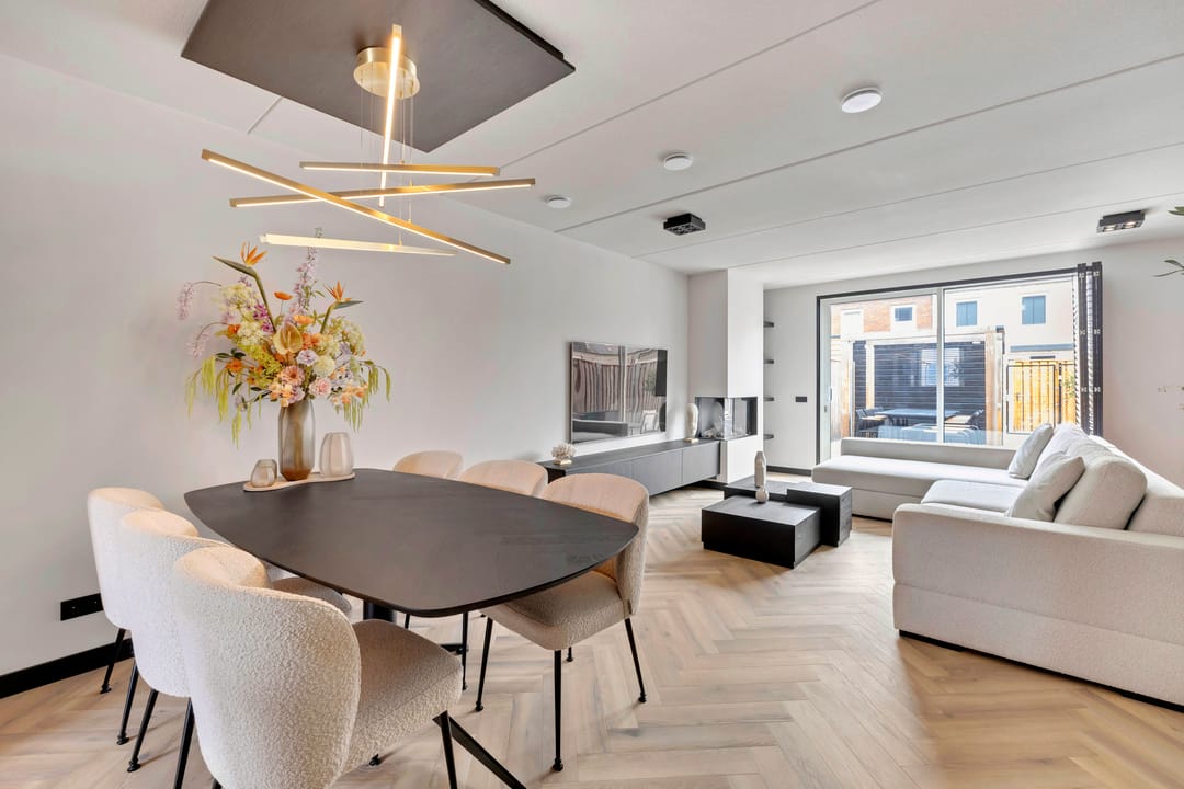 Photo 16 of Postwagen 8