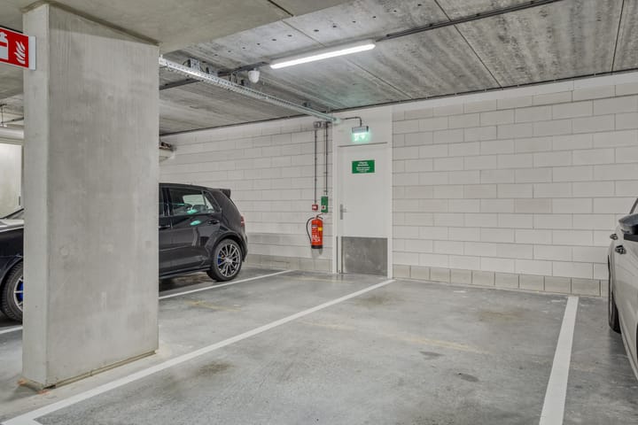 Photo 28 of Kanseliersplein 170