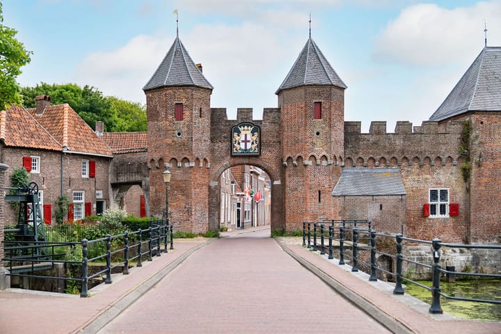 Photo 38 of Sint Rochusstraat 13