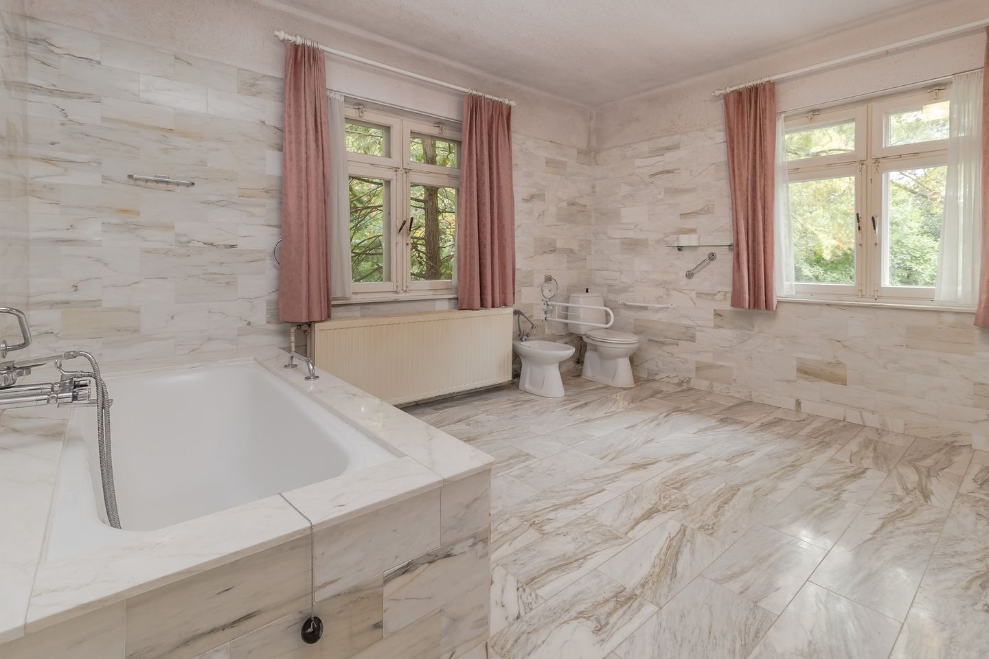 337.jpg?options=width=1440