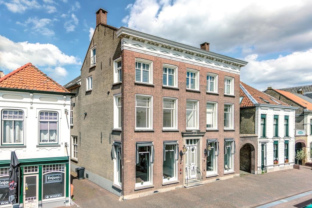 Bekijk foto 1 van Raadhuisstraat 45