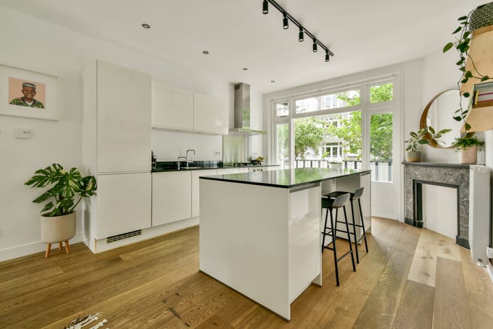 Photo 12 of Deurloostraat 10-1