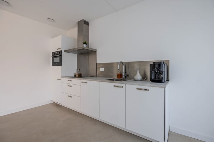 Foto 10 van Warmoldstraat 75-B