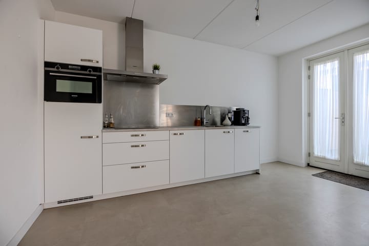 Foto 11 van Warmoldstraat 75-B