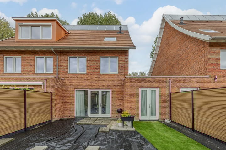 Foto 16 van Warmoldstraat 75-B