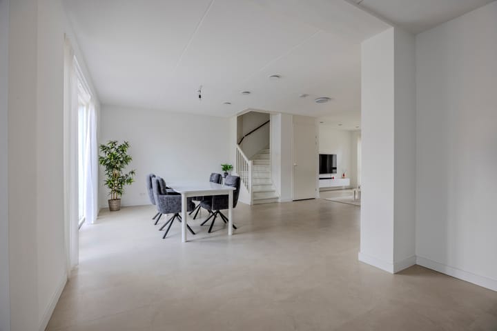 Foto 21 van Warmoldstraat 75-B