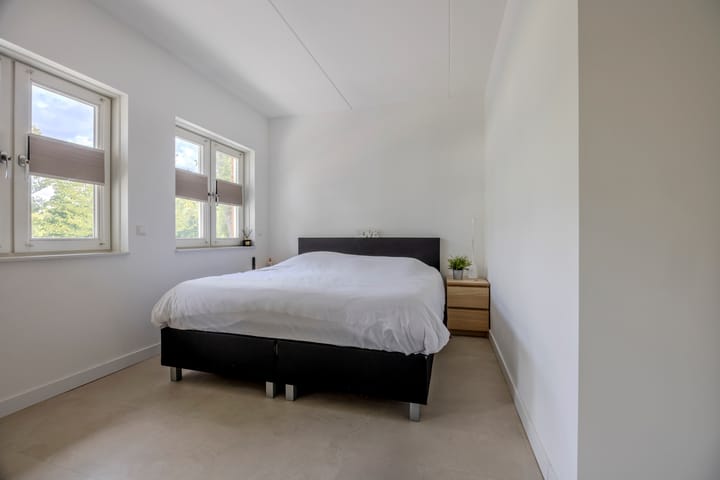 Foto 28 van Warmoldstraat 75-B