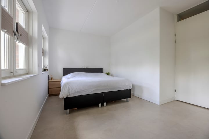 Foto 30 van Warmoldstraat 75-B