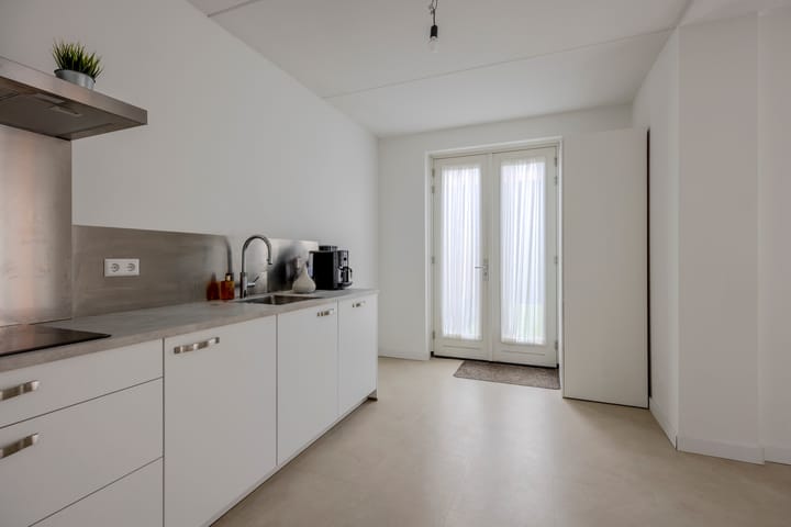 Foto 12 van Warmoldstraat 75-B