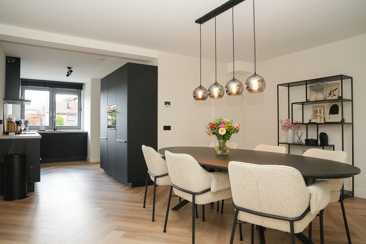 Photo 10 of Rozenstraat 1-B