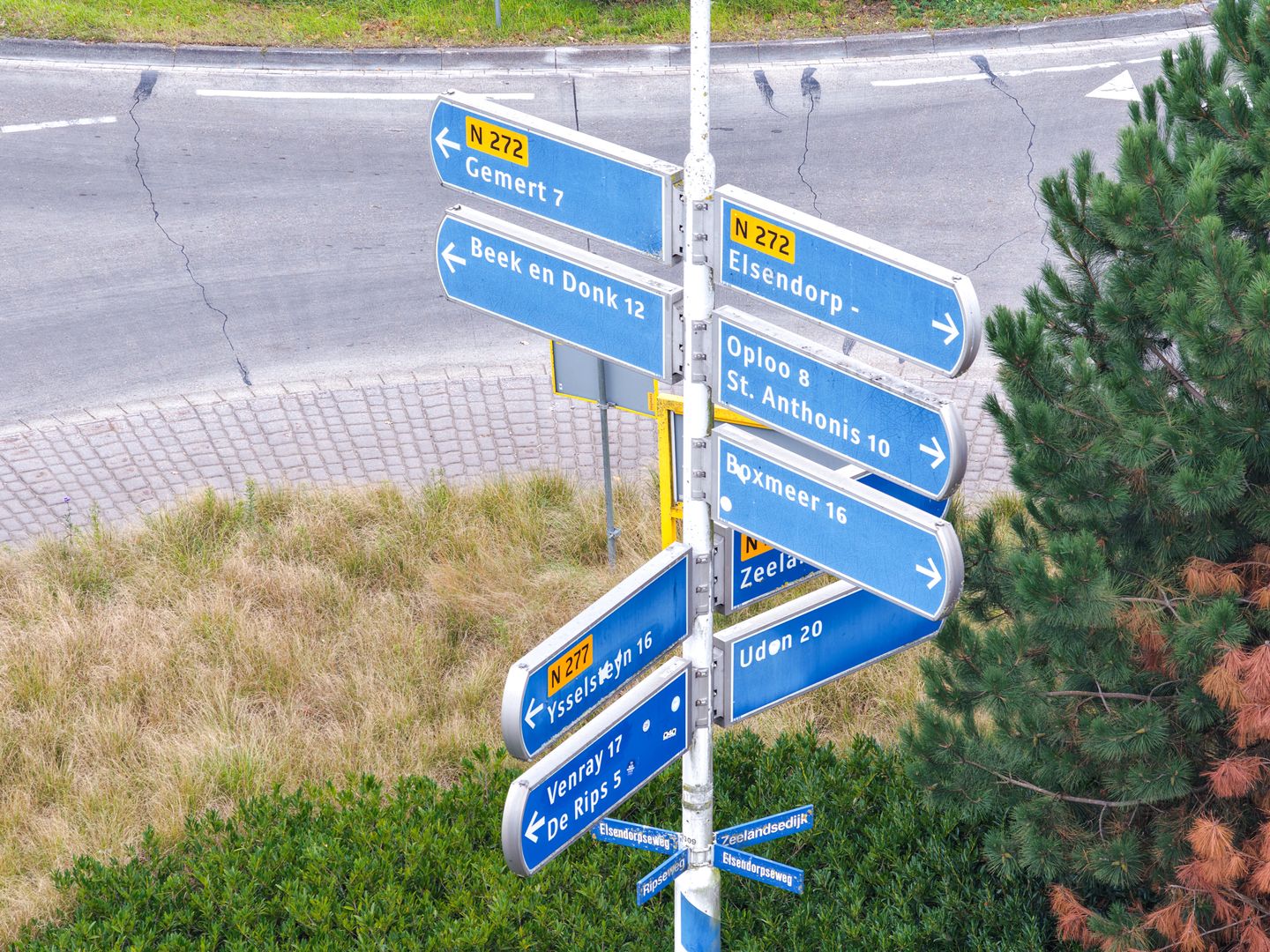 View photo 2 of Zeelandsedijk 30