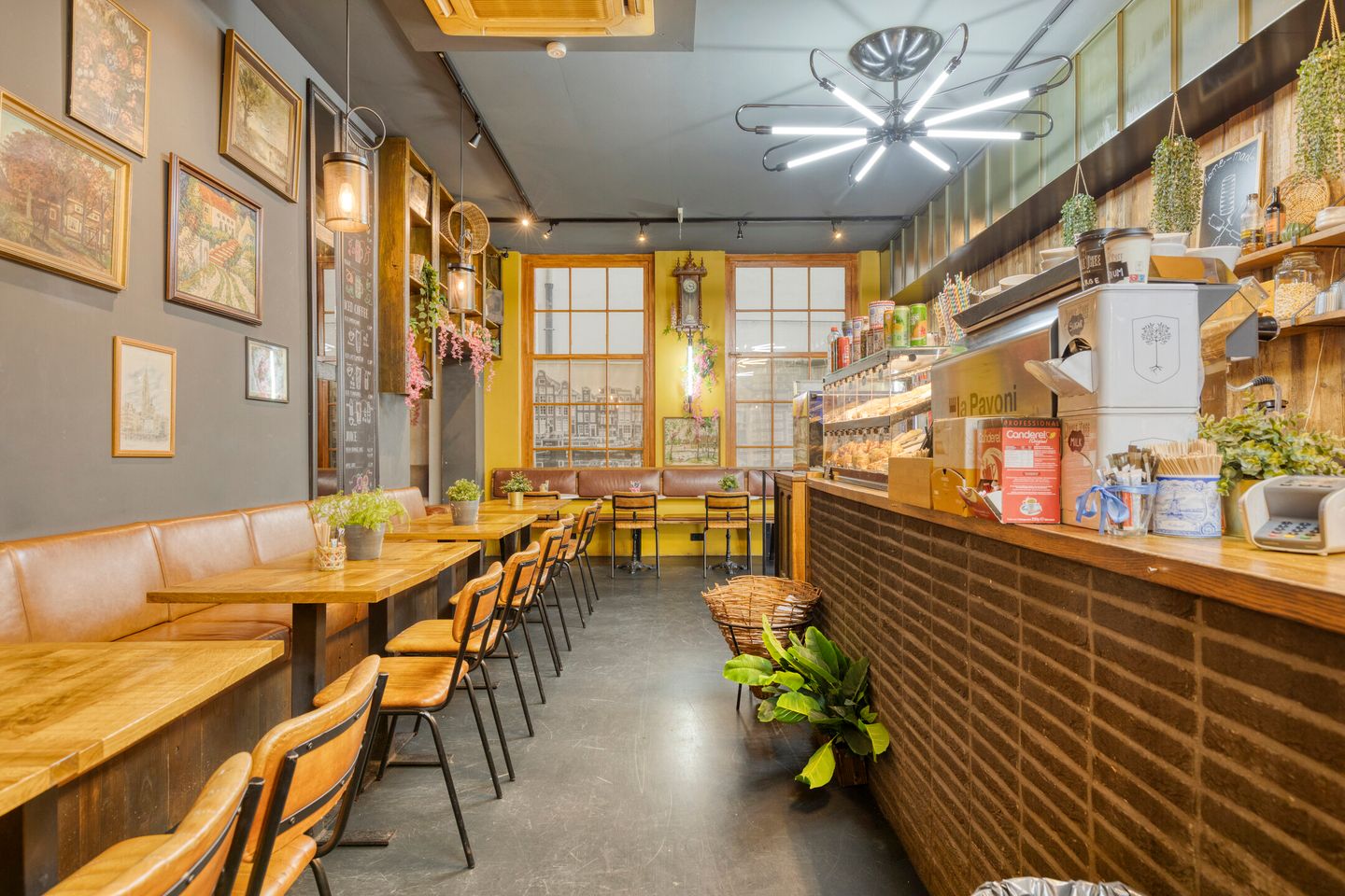 Bekijk foto 4 van Warmoesstraat 46