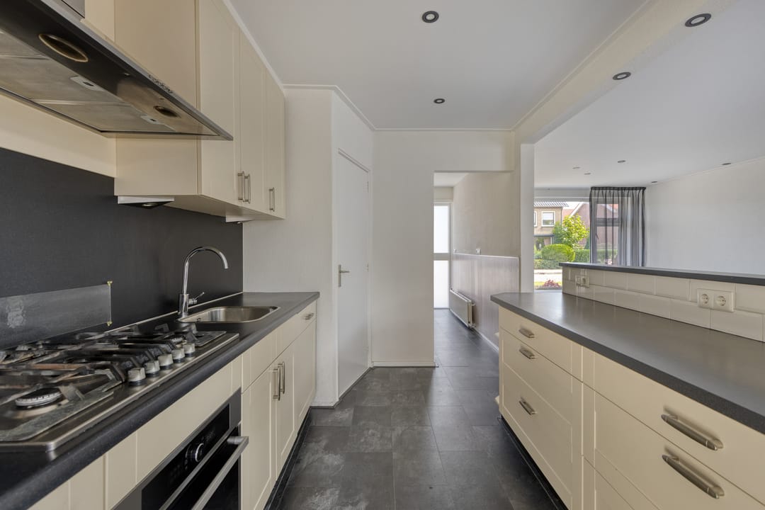 Photo 16 of Bernhardstraat 89