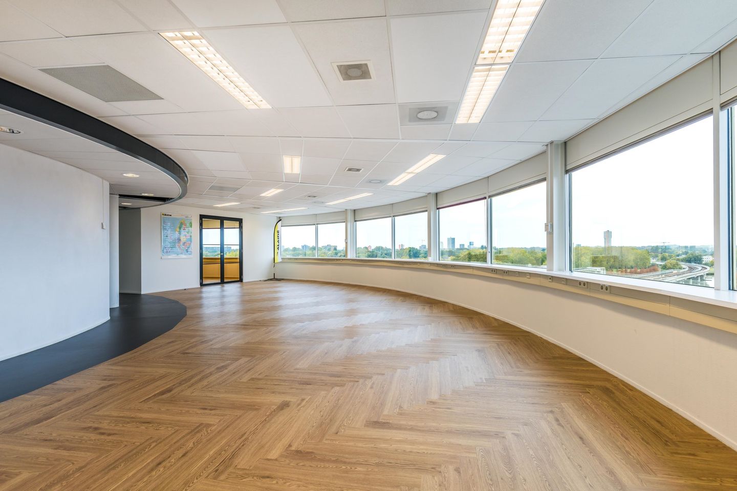 View photo 4 of Hoogvlietsekerkweg 184