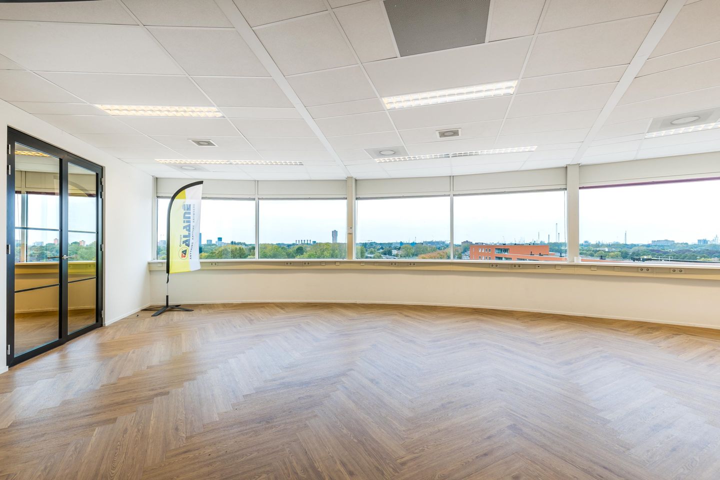 View photo 3 of Hoogvlietsekerkweg 184