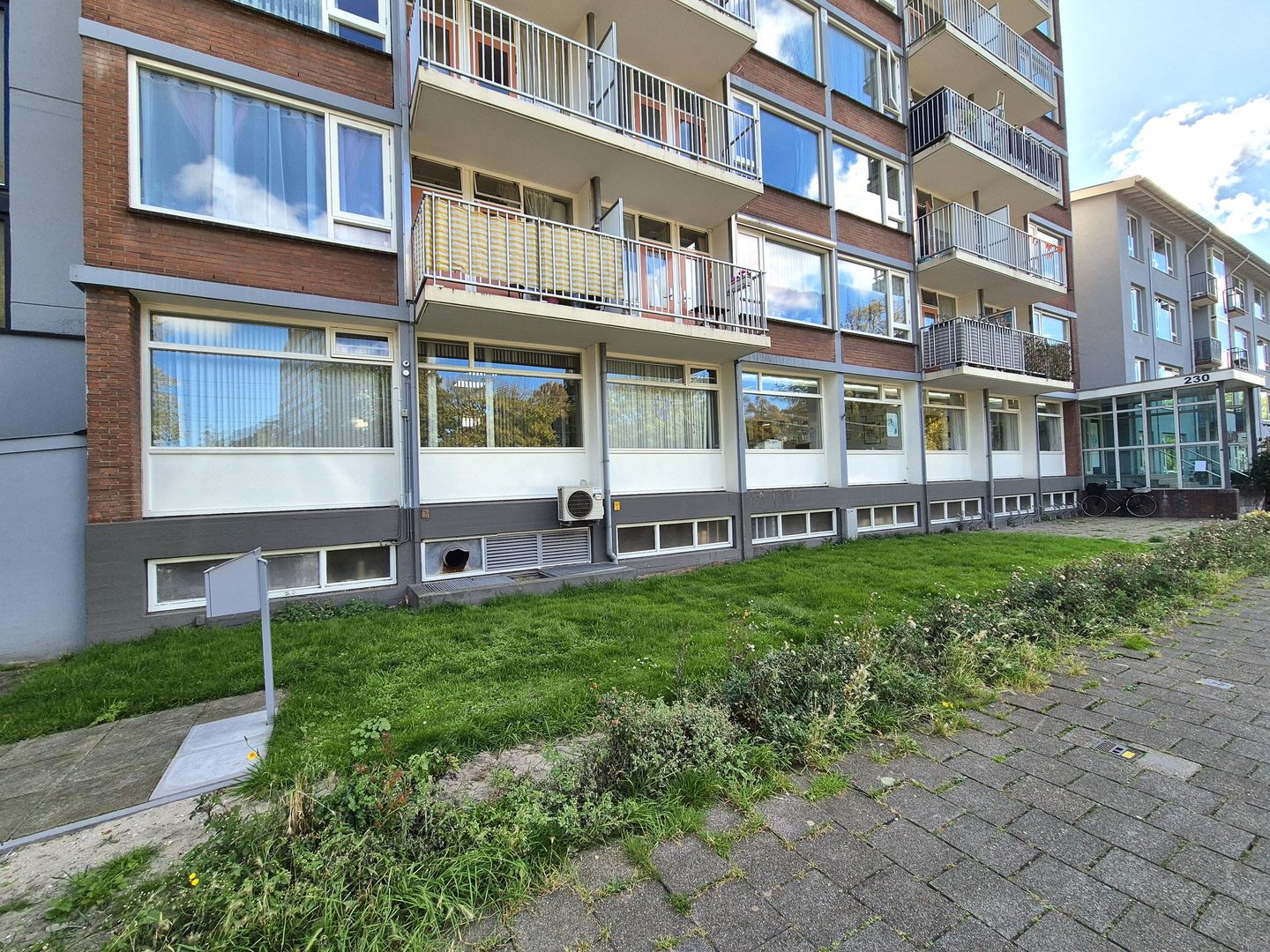 Bekijk foto 2 van Erasmusweg 230