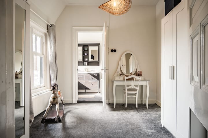 Foto 33 van Eerste Emmastraat 10