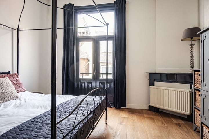 Foto 37 van Eerste Emmastraat 10