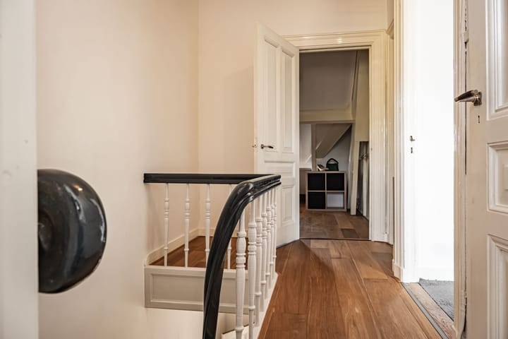 Foto 44 van Eerste Emmastraat 10