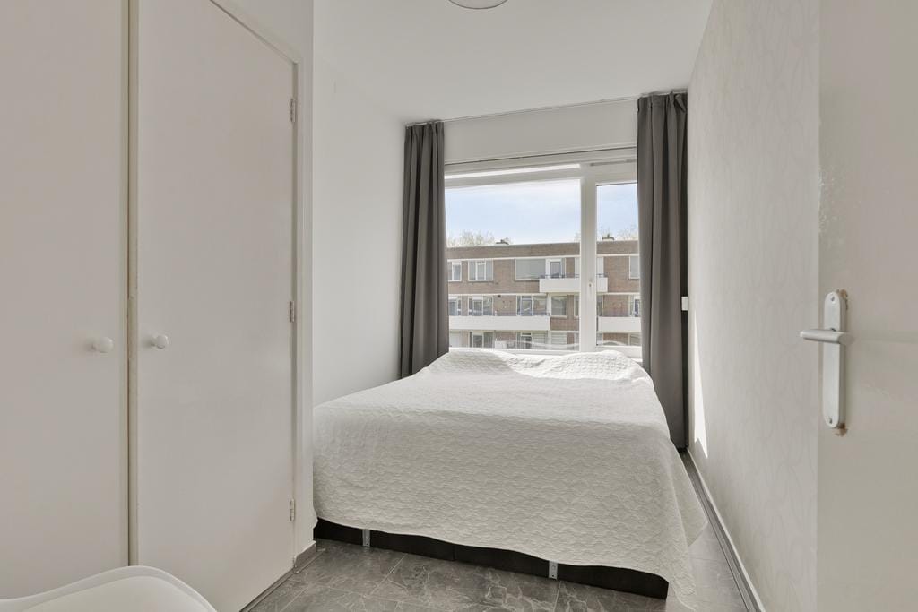 Photo 11 of Kruiningenstraat 197