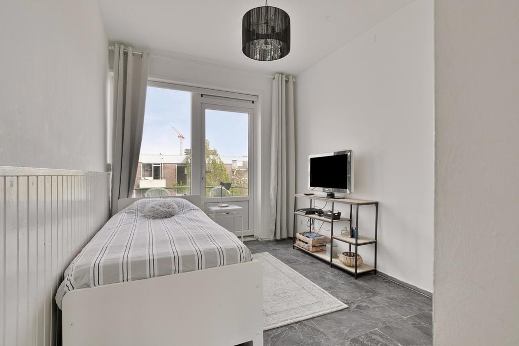 Photo 14 of Kruiningenstraat 197