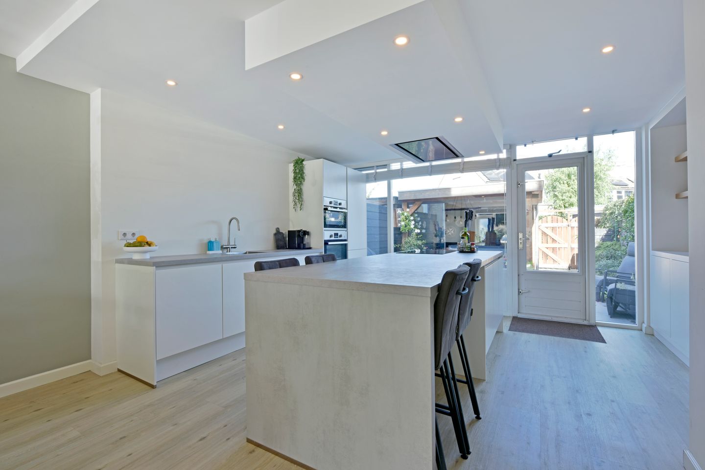 Photo 4 of Slikhaak 21