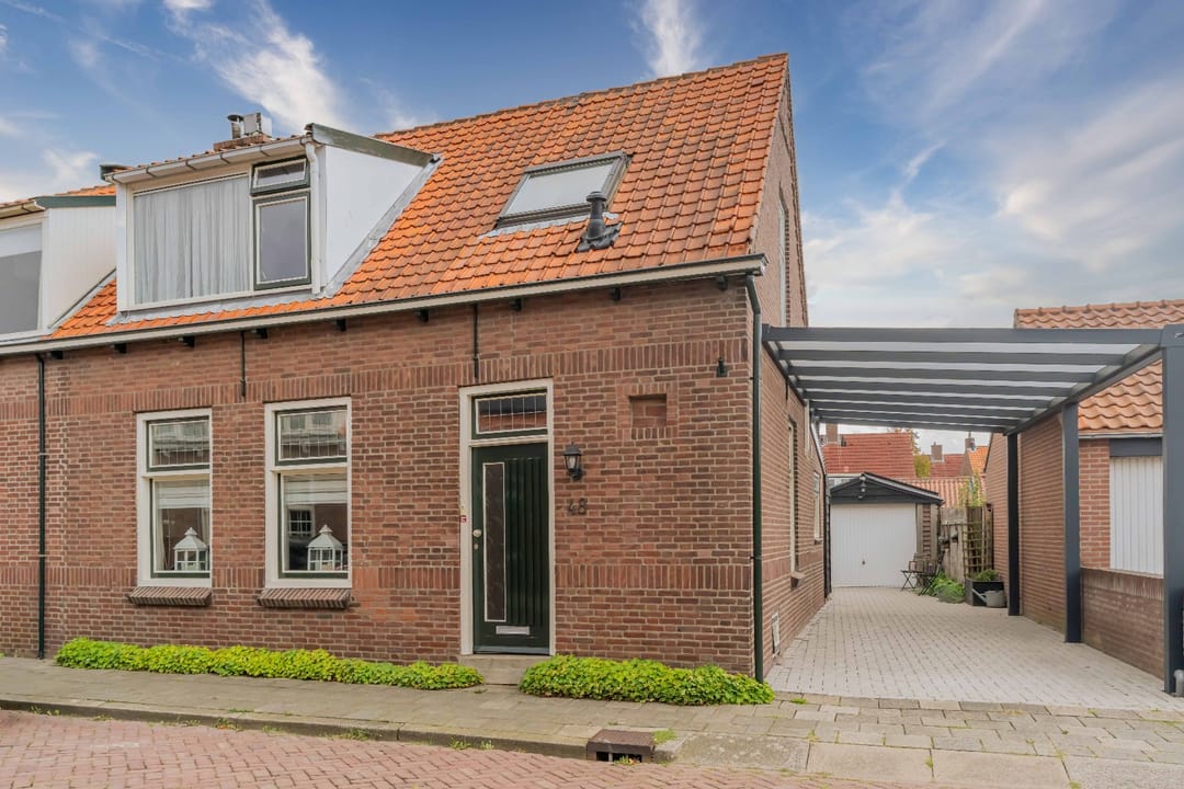 Photo 1 of Emmastraat 48