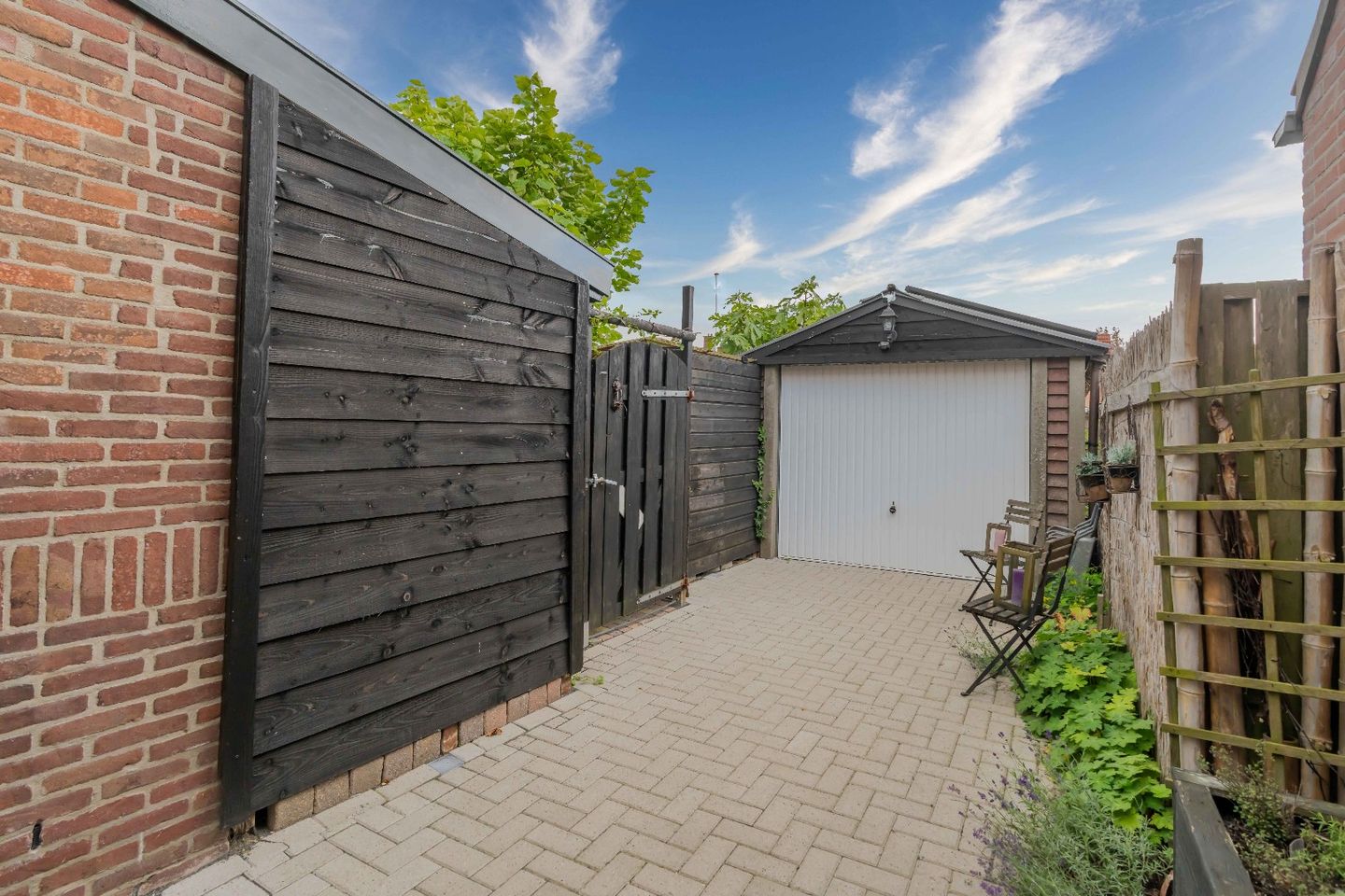 Photo 4 of Emmastraat 48