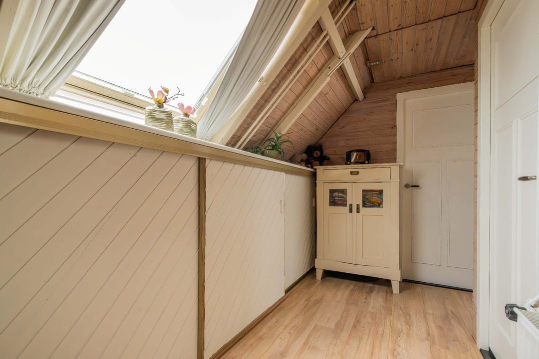 Photo 22 of Emmastraat 48