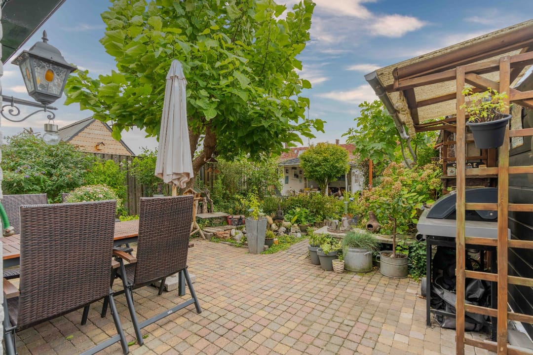 Photo 32 of Emmastraat 48