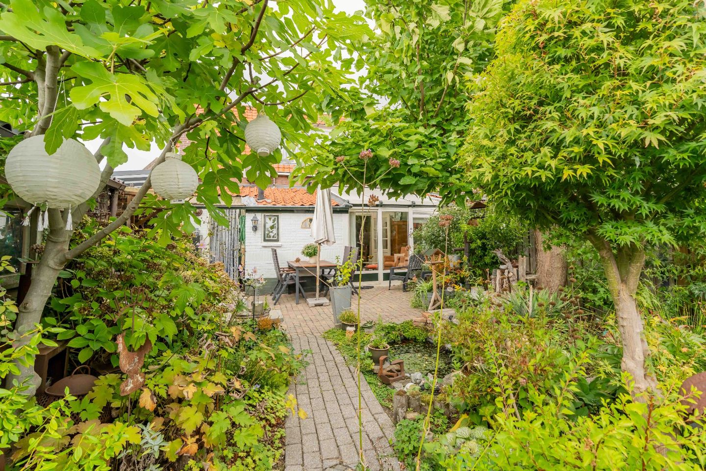 Photo 34 of Emmastraat 48