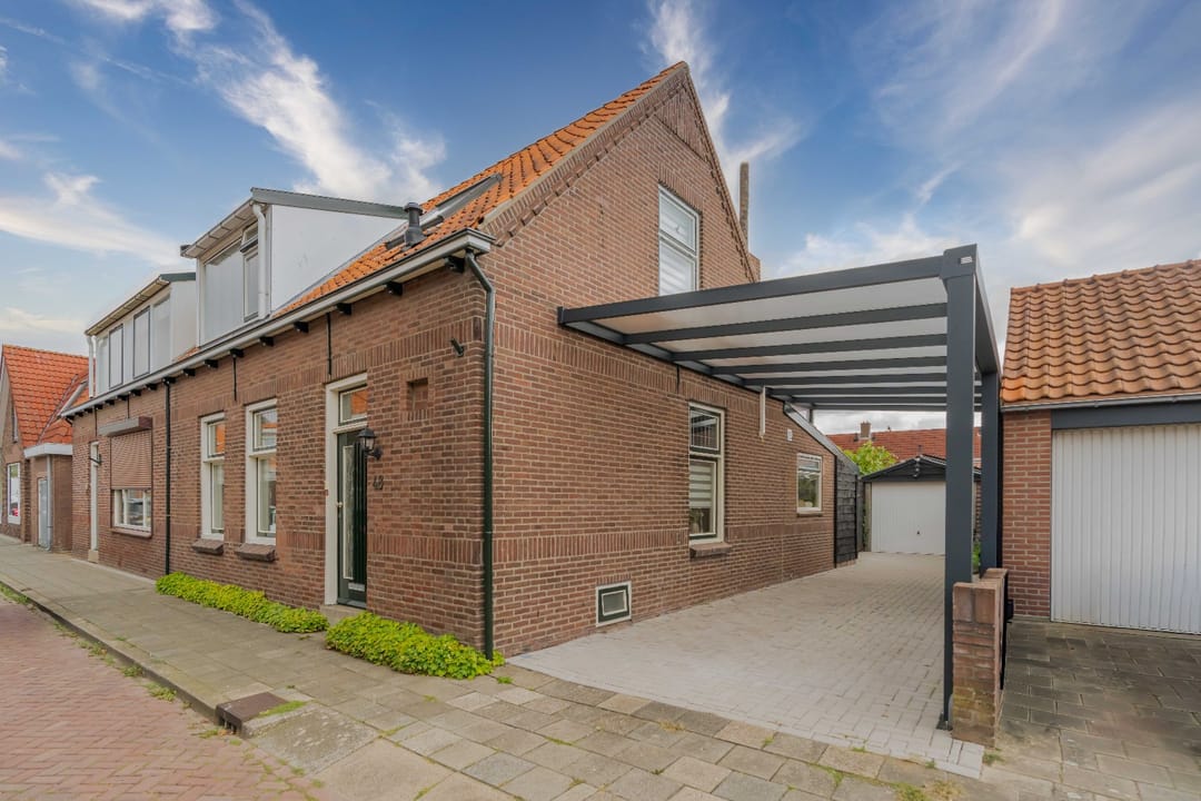 Photo 38 of Emmastraat 48