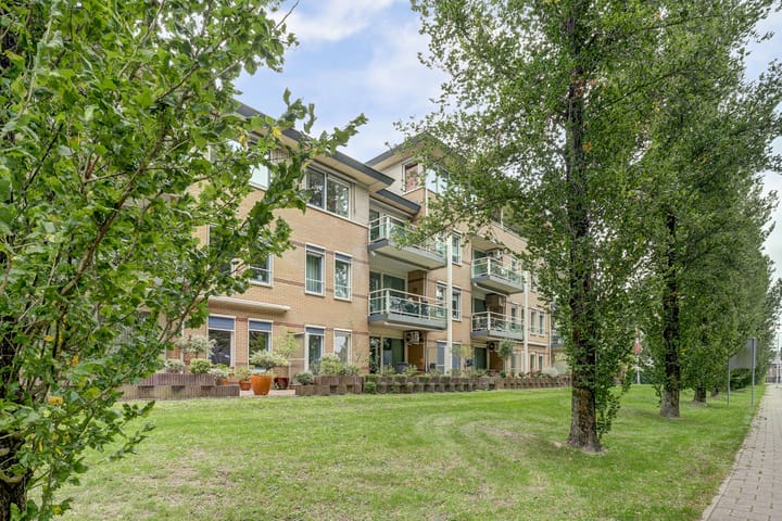 Foto 1 van Meester Linssenhof 45