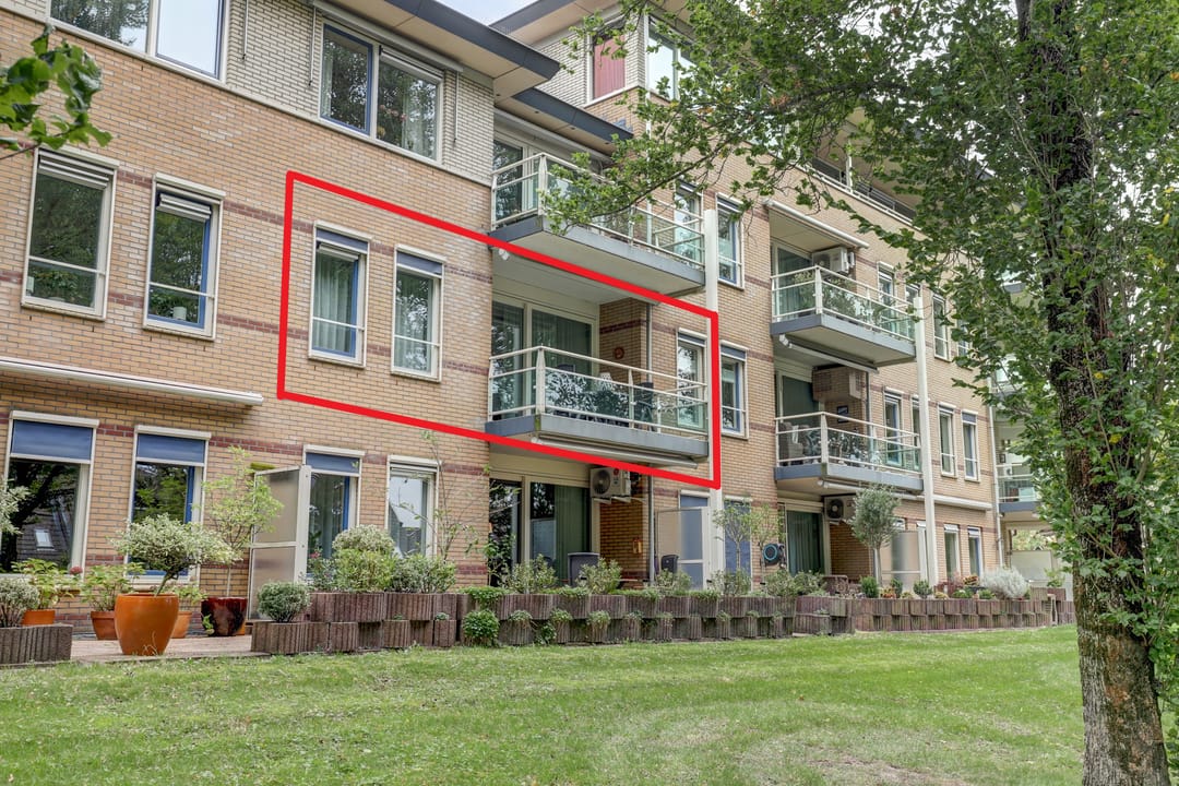 Foto 2 van Meester Linssenhof 45