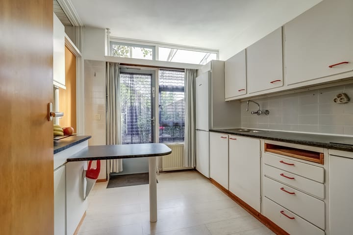 Photo 12 of Lidwinastraat 10