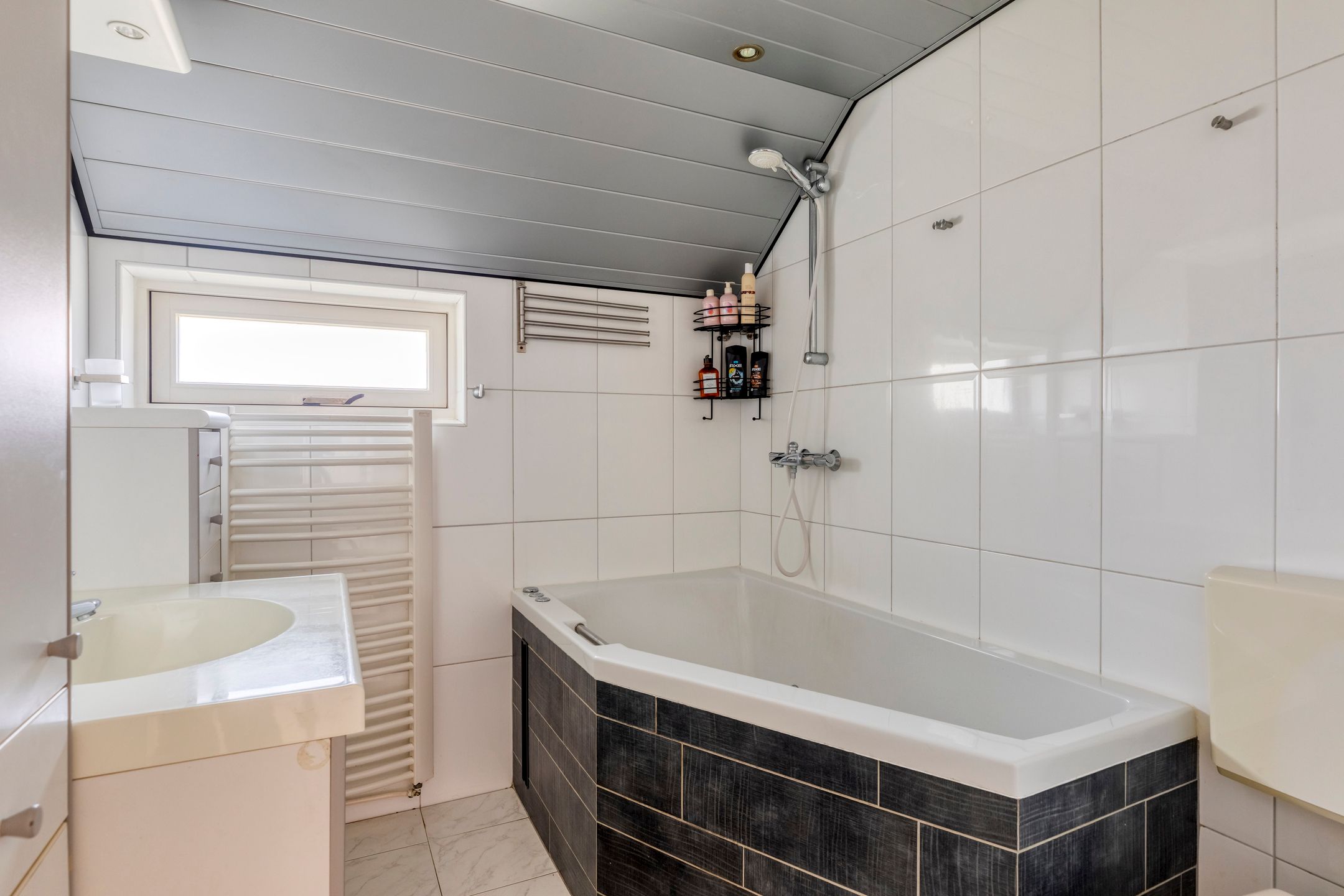 Foto 24 van Terbekeweg 75