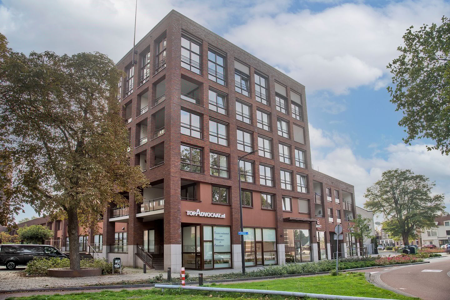 View photo 1 of Brinkstraat 1
