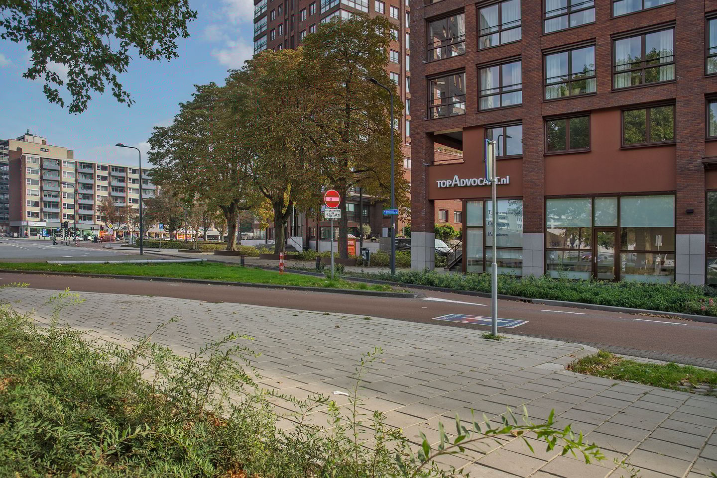 View photo 2 of Brinkstraat 1