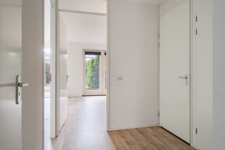 Foto 16 van Meerten Verhoffstraat 12-D