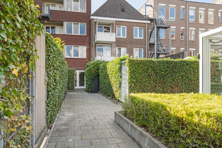 Foto 25 van Meerten Verhoffstraat 12-D