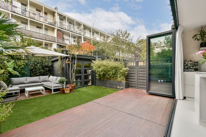 Photo 15 of Van Hogendorpstraat 154-H