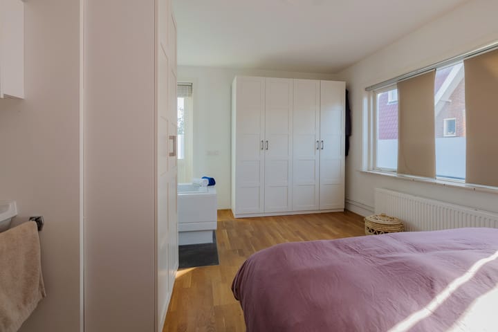 Photo 36 of Zeeweg 275