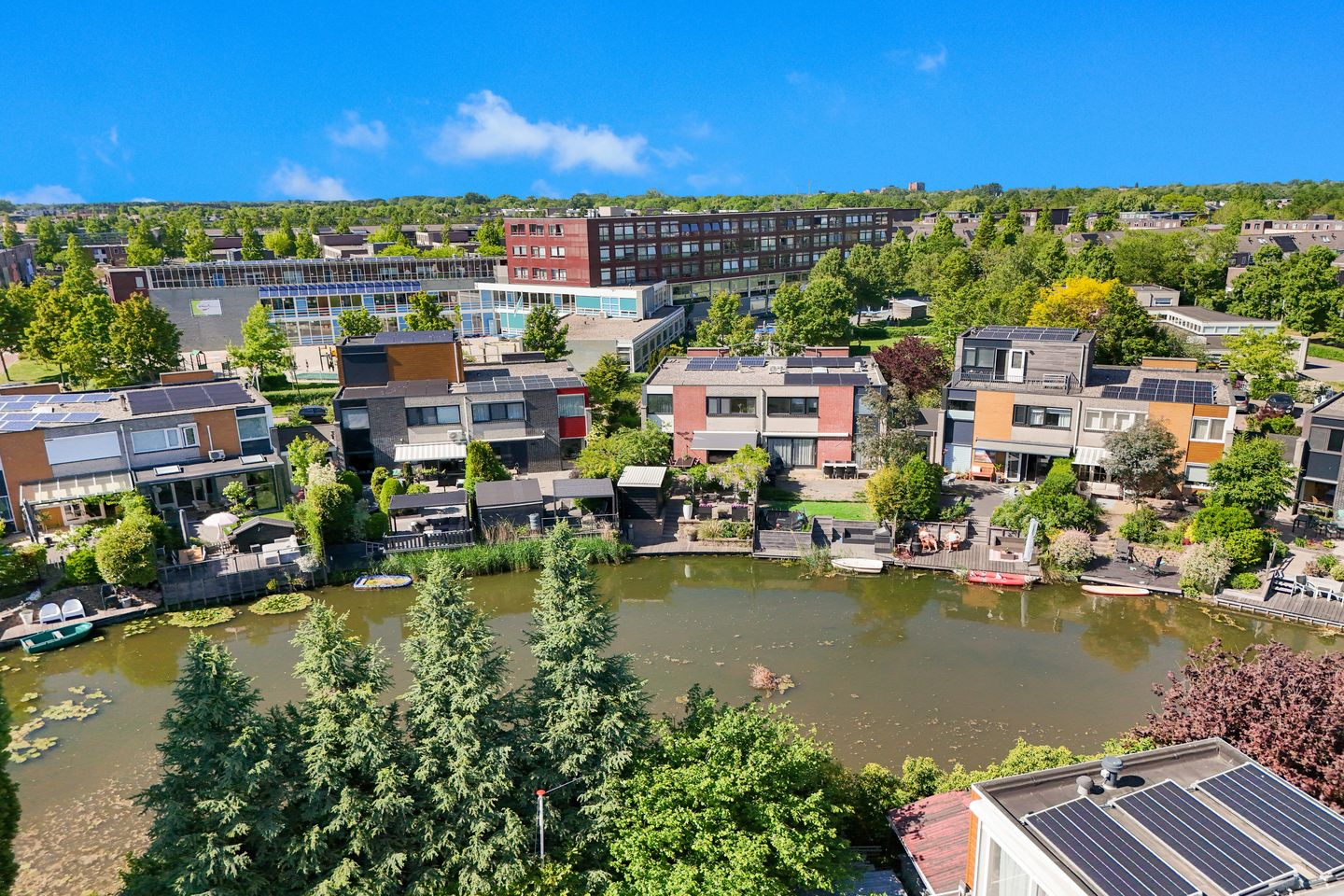 Foto 5 van Henriëtte Henriquez Pimenteltuin 30