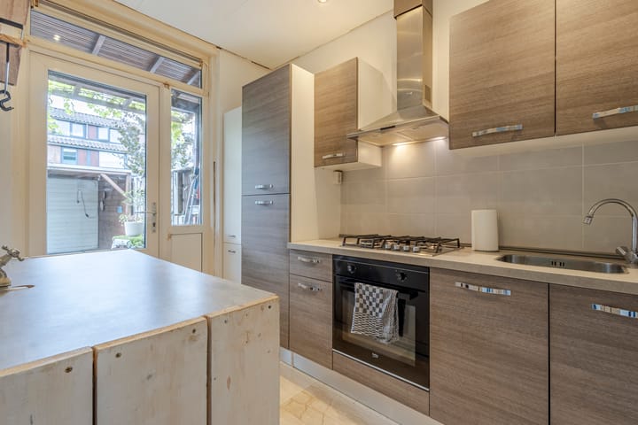 Foto 6 van Reviusstraat 10