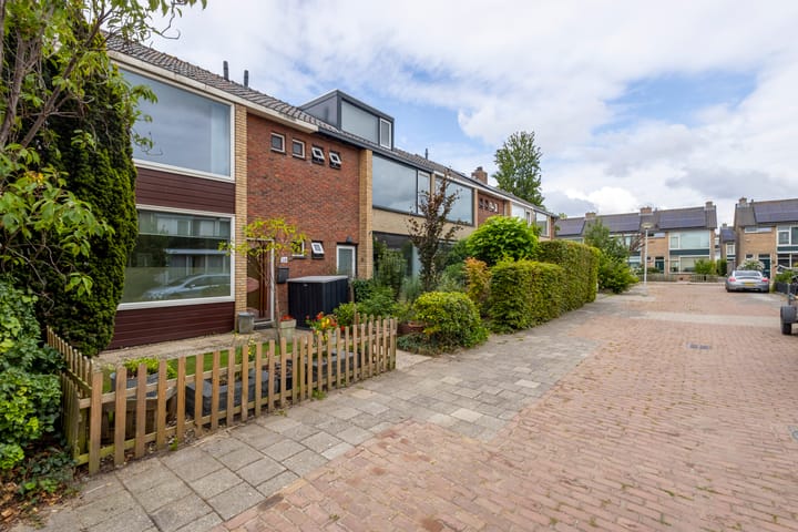 Foto 25 van Reviusstraat 10