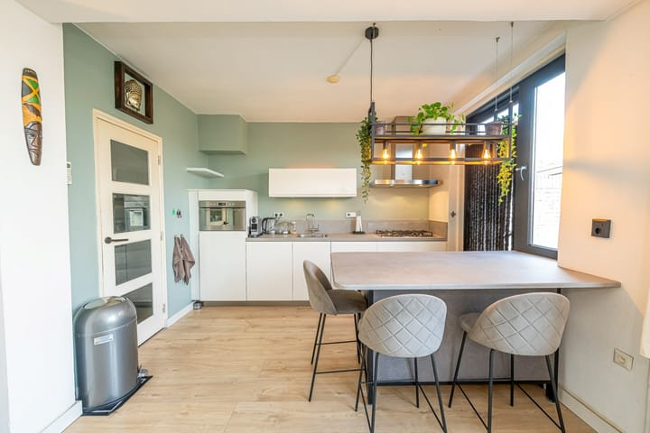 Photo 11 of Alexanderstraat 12