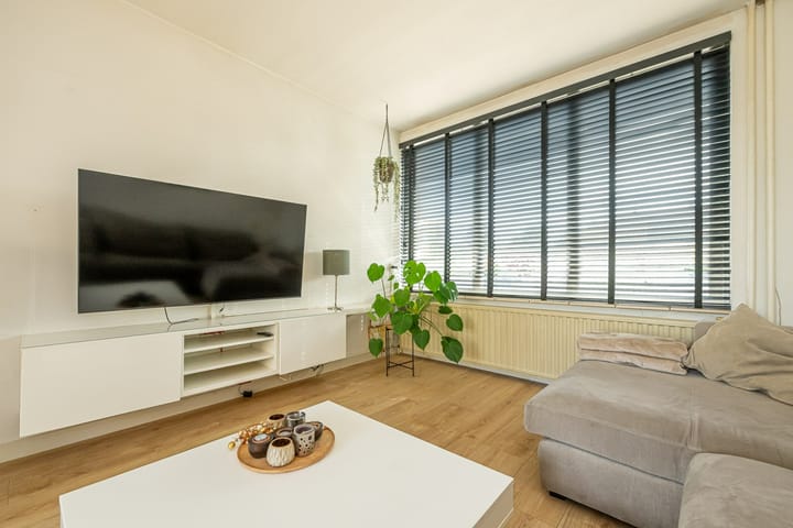 Photo 18 of Alexanderstraat 12