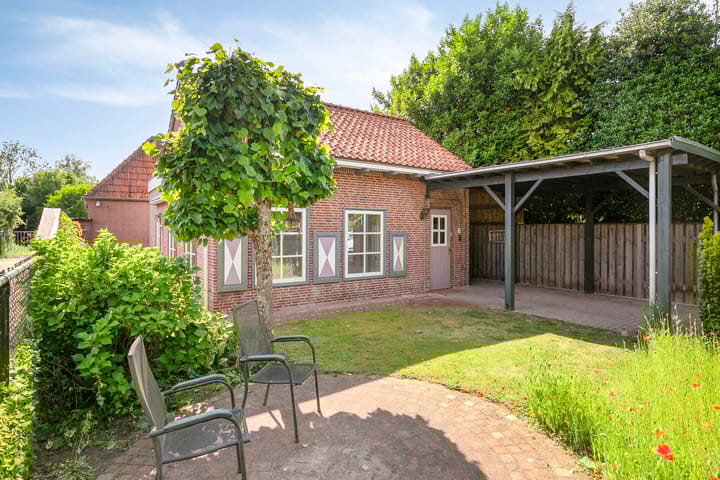 Photo 2 of Dokter A.Hoynck van Papendrechtstraat 2