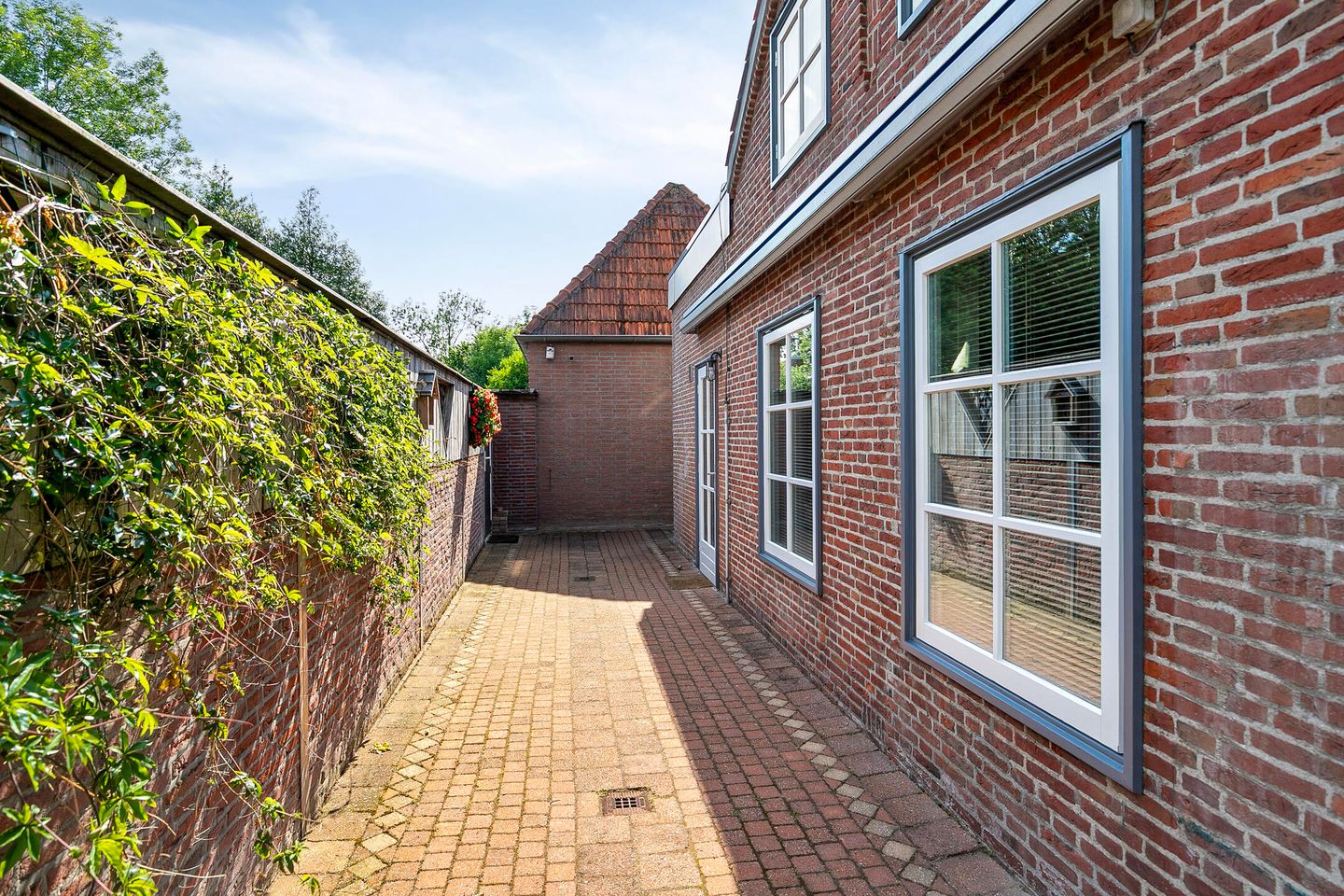 Photo 29 of Dokter A.Hoynck van Papendrechtstraat 2
